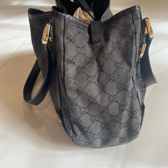 Gucci Black Designer Handbag - Picture 9 of 16